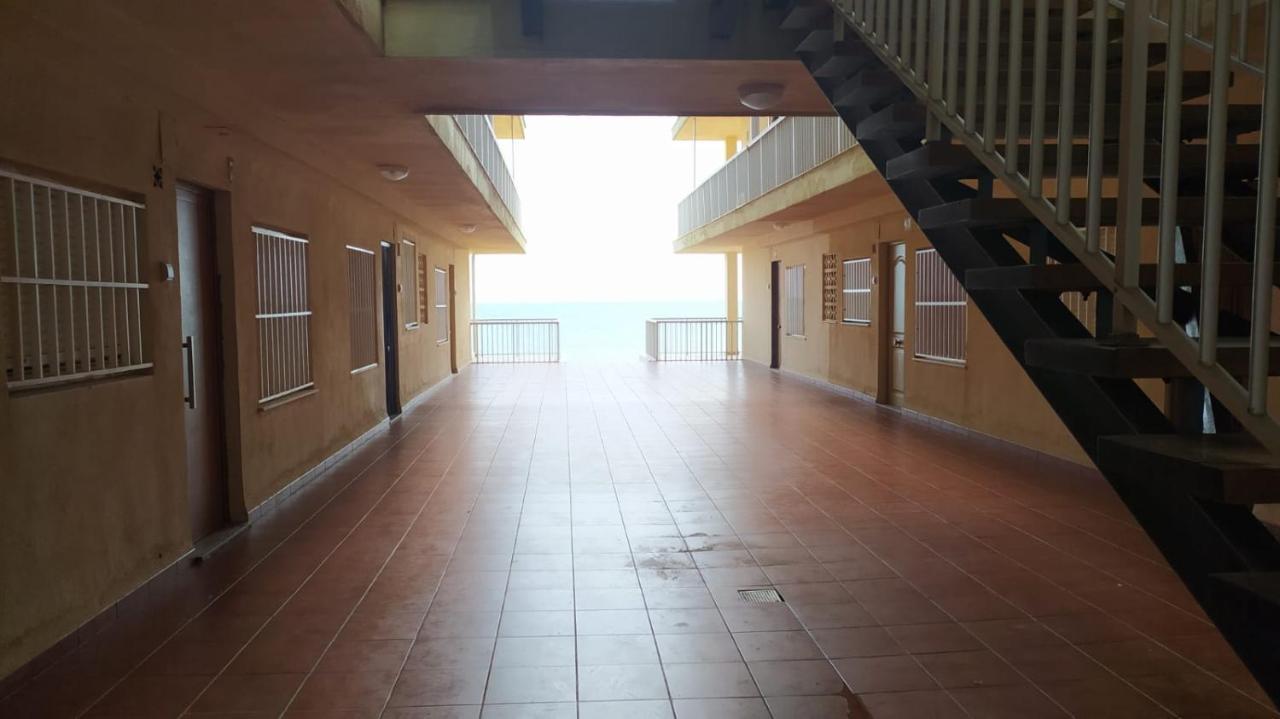 Apartamento Entero Primera Linea De Playa, Pet Friendly Tavernes de Valldigna Bagian luar foto